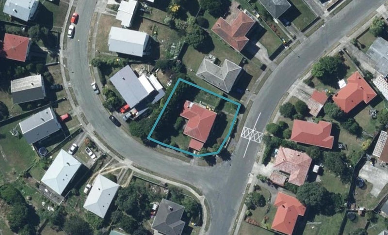 33 Desert Gold Street, Ascot Park, Porirua - Carousel 1