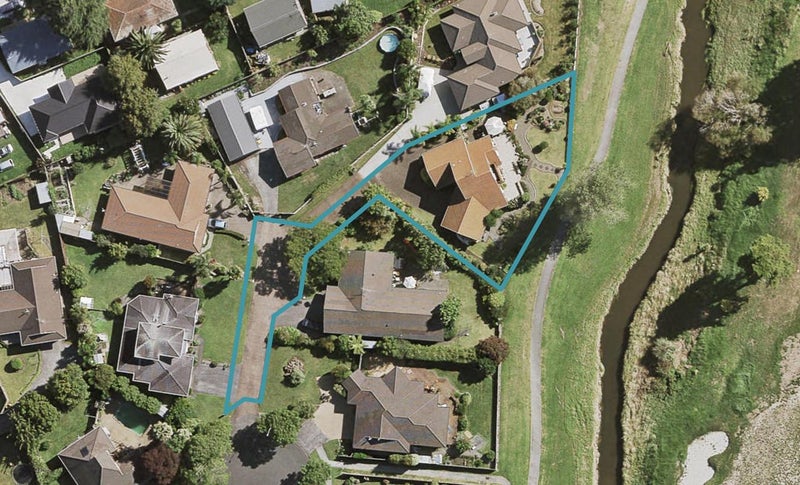18 Gairloch Place, Wattle Downs, Auckland - Carousel 1