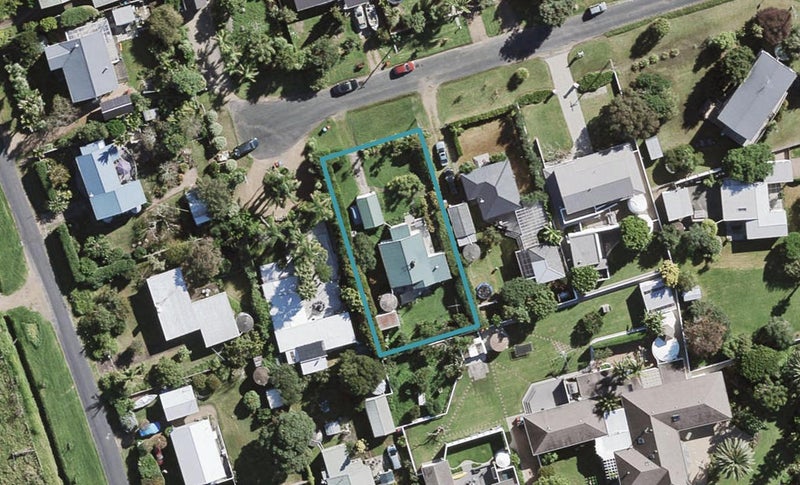 3 Rata Street, Oneroa, Waiheke Island - Carousel 1