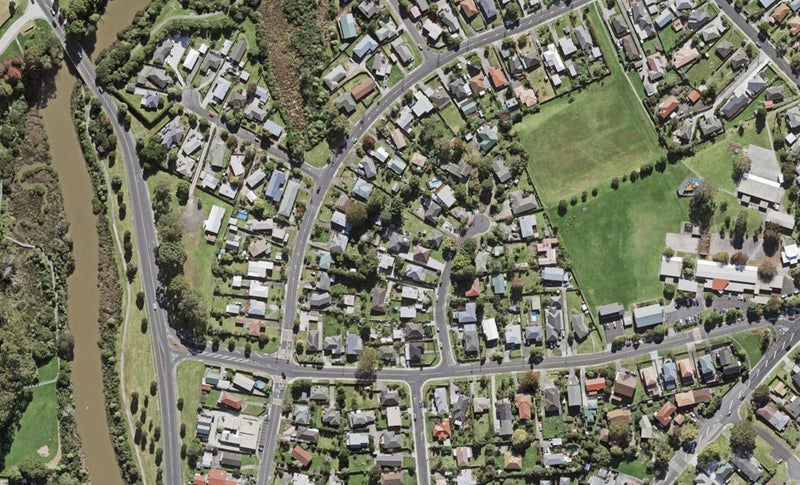 12B Marie Crescent, Te Atatu South, Auckland - Carousel 1
