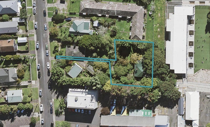 9A Gladstone Road, Northcote, Auckland - Carousel 1