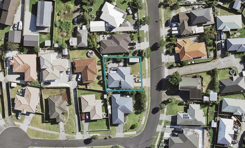 17 Bellville Drive, Clendon Park, Auckland - Carousel 1