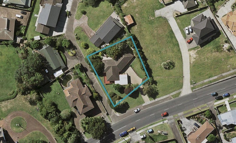 78 Redoubt Road, Goodwood Heights, Auckland - Carousel 1