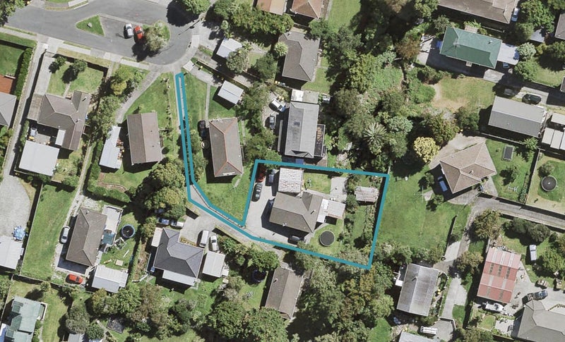 15 Karina Place, Glen Eden, Auckland - Carousel 1
