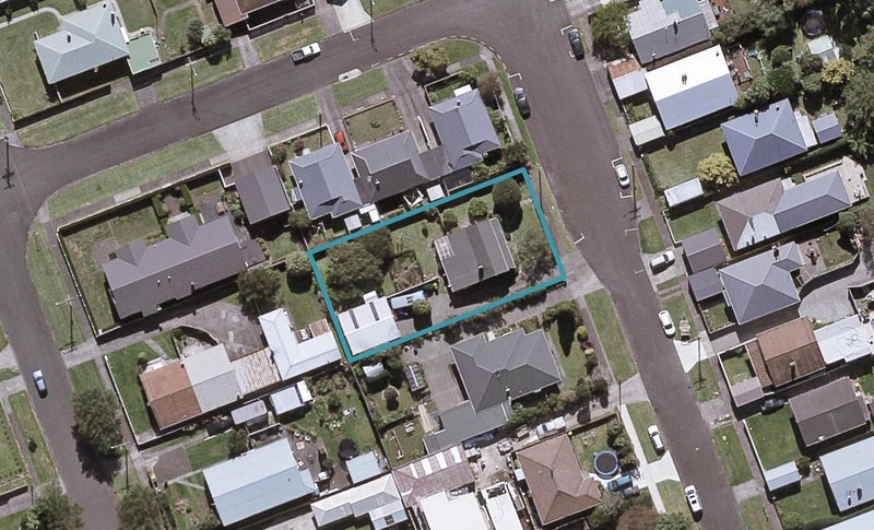 14 Lyn Street, Lynmouth, New Plymouth - Carousel 1