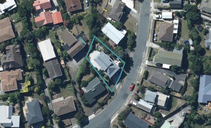 23 Bodmin Terrace, Camborne, Porirua - Carousel 1