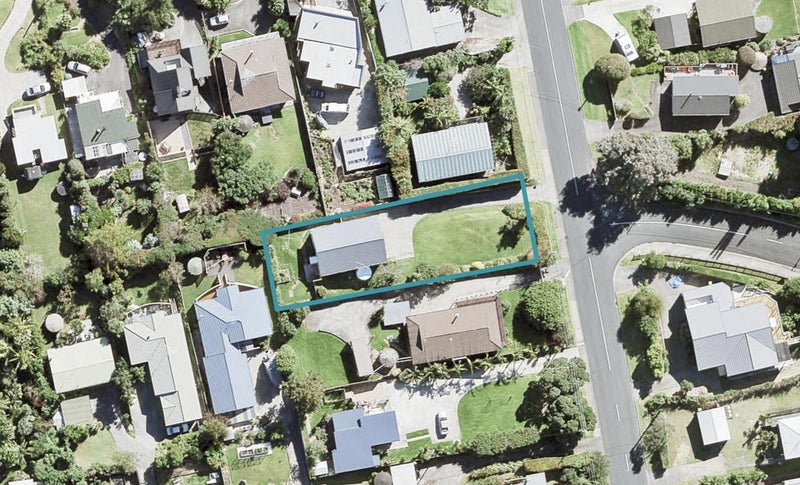 24 Kauri Road, Stanmore Bay, Whangaparaoa - Carousel 1
