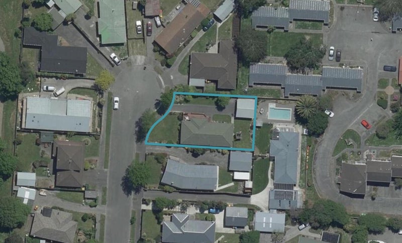 16 Valerie Place, Redwood, Christchurch - Carousel 1