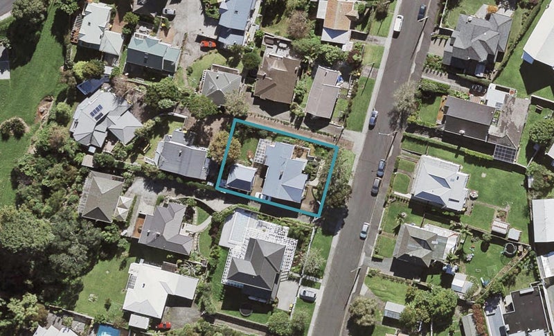 66 Clarence Road, Northcote Point, Auckland - Carousel 1