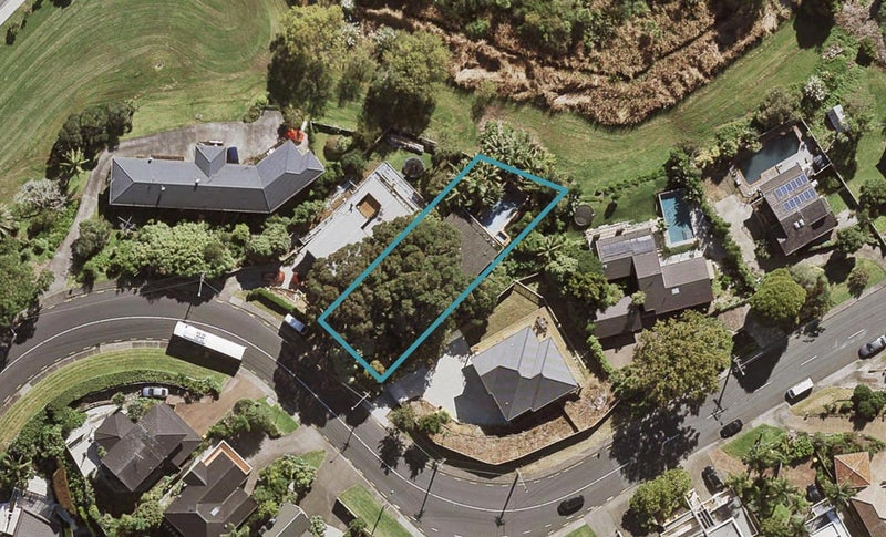 8 Sylvan Avenue, Northcote, Auckland - Carousel 1