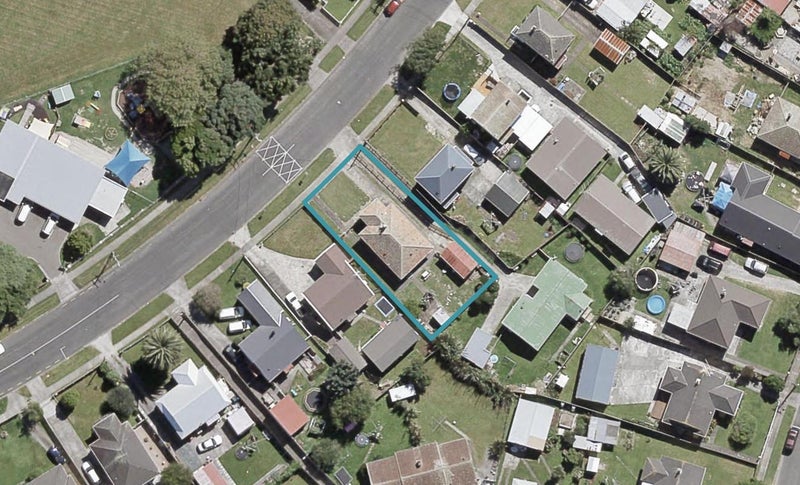 52 Churton Crescent, Taita, Lower Hutt - Carousel 1