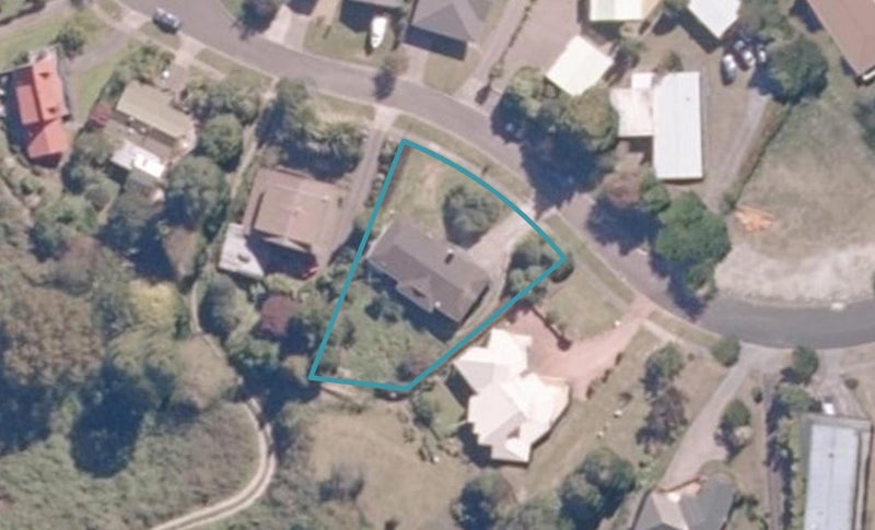 17 Cherry Lane, Acacia Bay, Taupo - Carousel 1