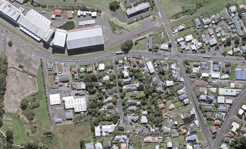 5 Peace Avenue, Moturoa, New Plymouth - Carousel 1