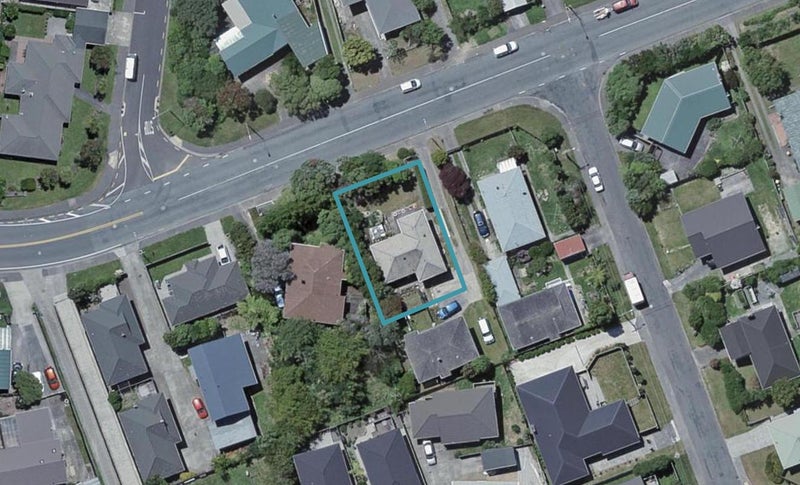 46 Horokiwi Road West, Newlands, Wellington - Carousel 1