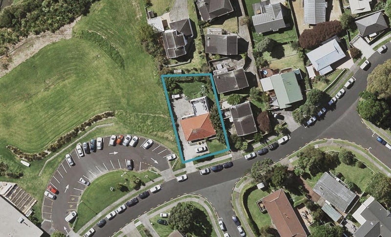 3 Kitewao Street, Northcote, Auckland - Carousel 1
