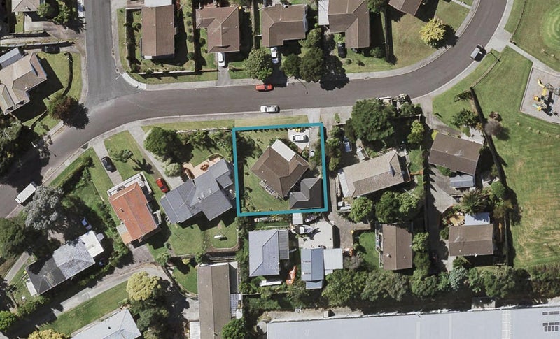 5 Leiden Place, Totara Vale, Auckland - Carousel 1
