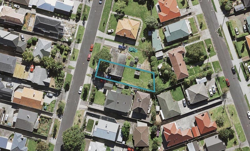 30 Winstone Road, Mount Roskill, Auckland - Carousel 1