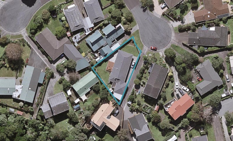 18 John Guthrie Place, Merrilands, New Plymouth - Carousel 1