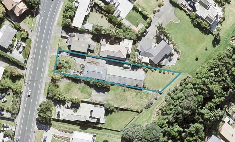 1017 Whangaparaoa Road, Matakatia, Whangaparaoa - Carousel 1