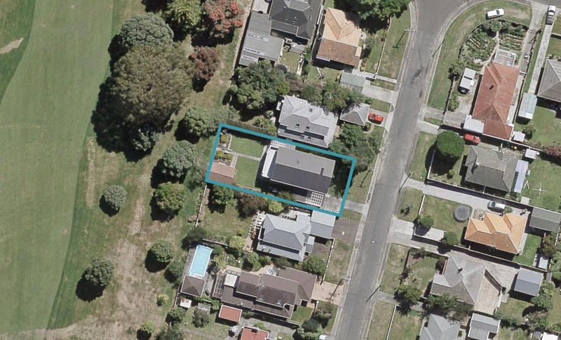 6 Saint James Avenue, Boulcott, Lower Hutt - Carousel 1