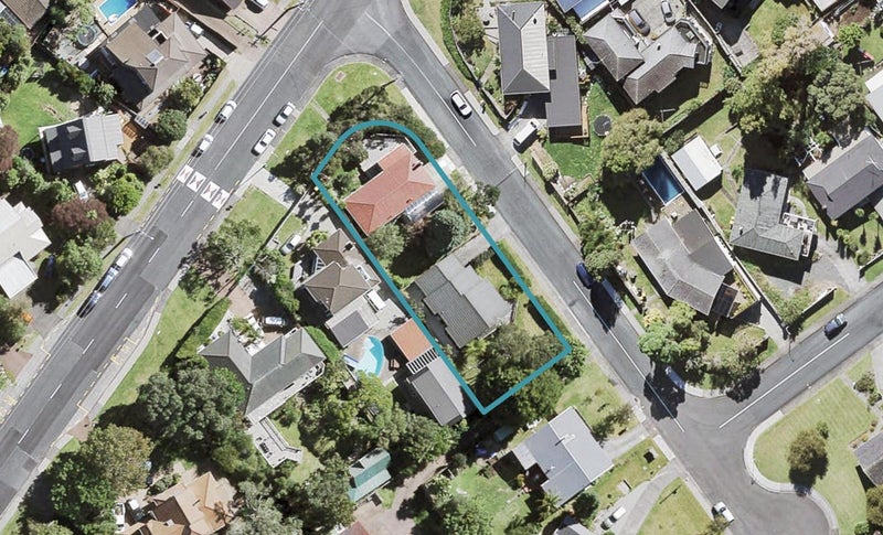 1 Vinceroy Place, Green Bay, Auckland - Carousel 1