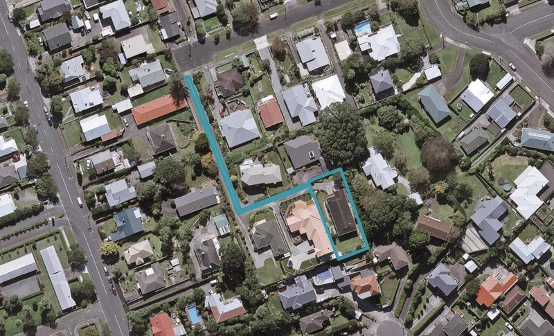 16C Burns Street, Westown, New Plymouth - Carousel 1