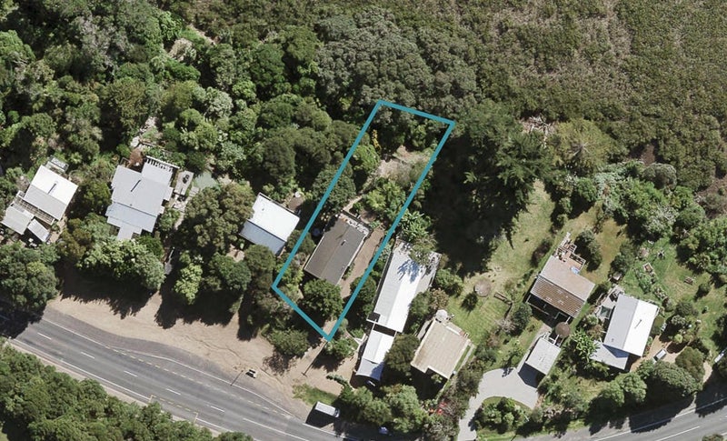 33 Causeway Road, Surfdale, Waiheke Island - Carousel 1