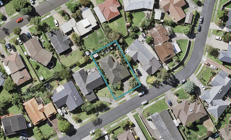 12 Serrita Avenue, Sunnyhills, Auckland - Carousel 1