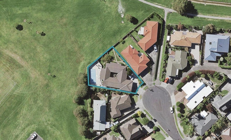 17 Emma Court, Northpark, Auckland - Carousel 1