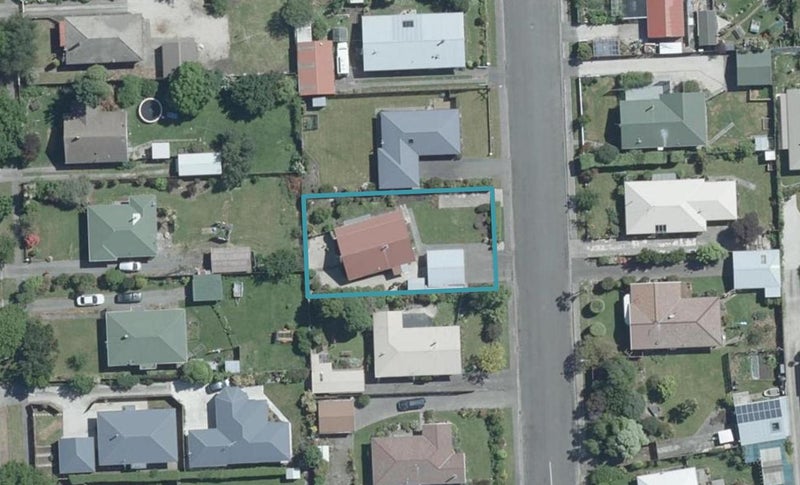 8 Seadown Crescent, Amberley, Amberley - Carousel 1