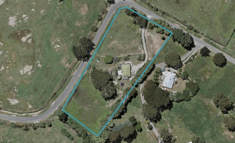 35 Te Kowhai Road, Peka Peka - Carousel 1