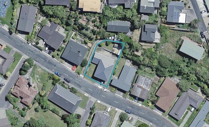 20 Paddington Grove, Karori, Wellington - Carousel 1