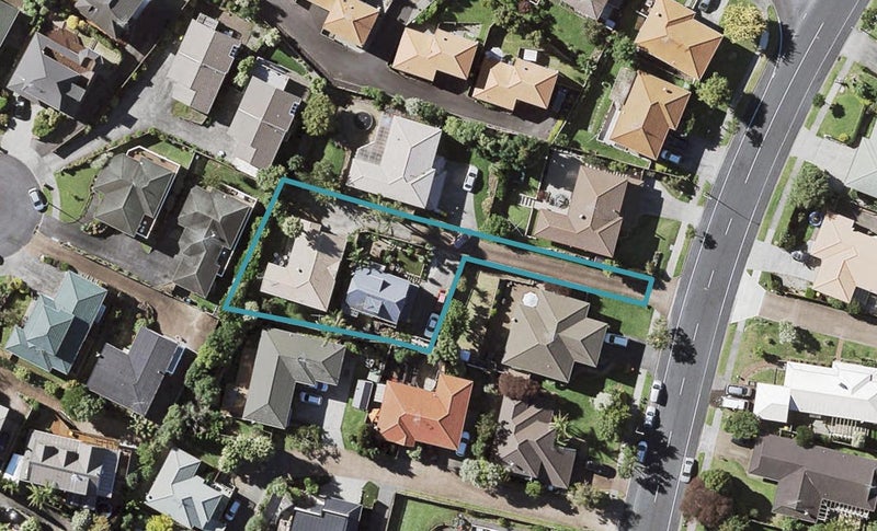 2/74 Gosford Drive, Botany Downs, Auckland - Carousel 1