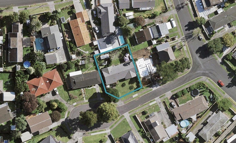 3 Kirrama Place, Conifer Grove, Takanini - Carousel 1