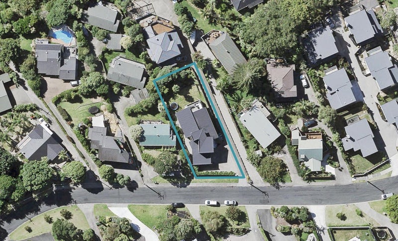 37B Penzance Road, Mairangi Bay, Auckland - Carousel 1