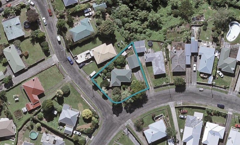 9 Rata Street, Upper Vogeltown, New Plymouth - Carousel 1