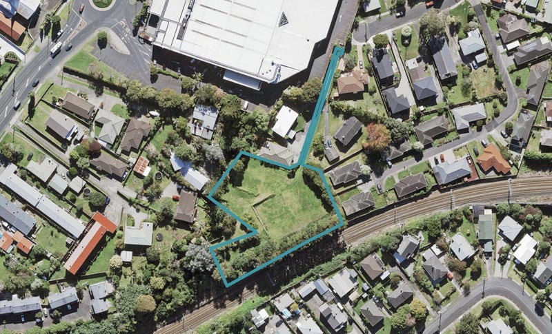 22 Aotea Road, Glen Eden, Auckland - Carousel 1