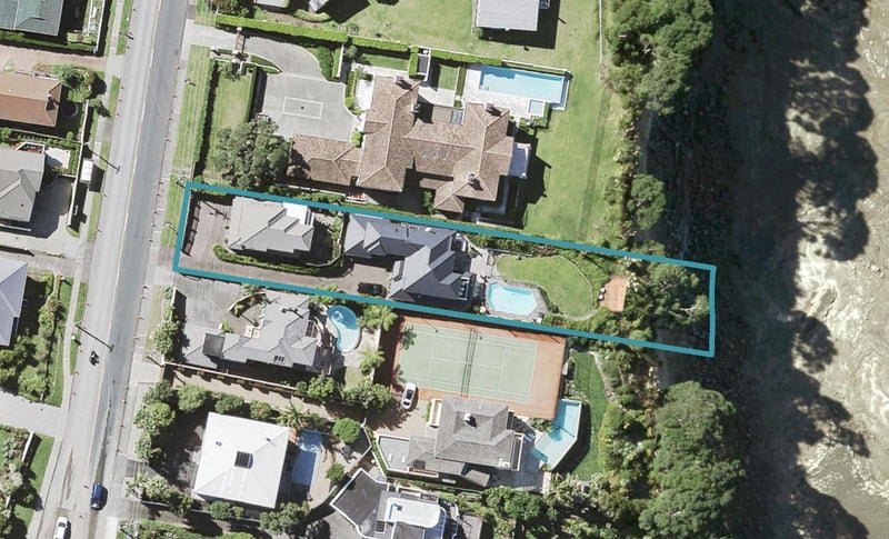 1/211 Beach Road, Campbells Bay, Auckland - Carousel 1