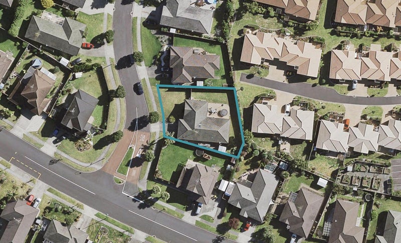 3 Fergy Crescent, Wattle Downs, Auckland - Carousel 1