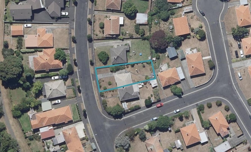61 Jellicoe Drive, Hamilton East, Hamilton - Carousel 1