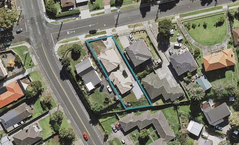 2 Hastie Avenue, Mangere Bridge, Auckland - Carousel 1