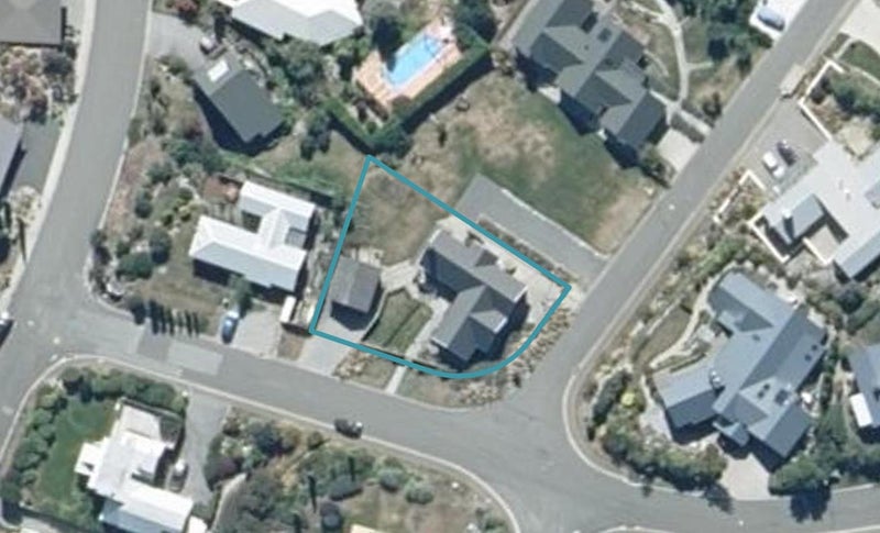 3 Milward Place, Kelvin Heights, Queenstown - Carousel 1