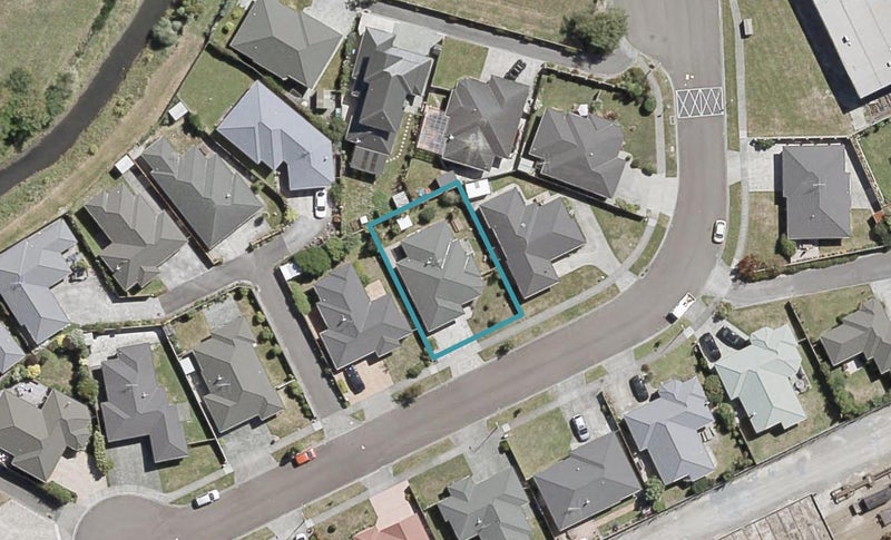 66 Leighton Avenue, Waiwhetu, Lower Hutt - Carousel 1