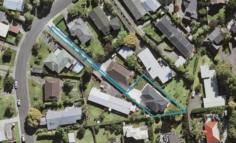 12A Uppingham Crescent, Hillcrest, Auckland - Carousel 1