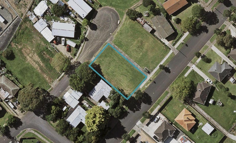 38 Gilbert Road, Ōtara, Auckland - Carousel 1