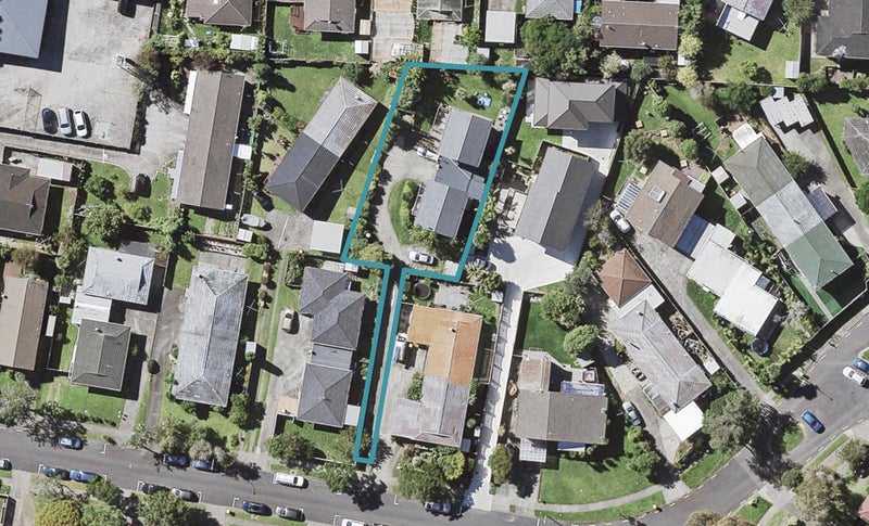 2/12 Ballater Place, Highland Park, Auckland - Carousel 1