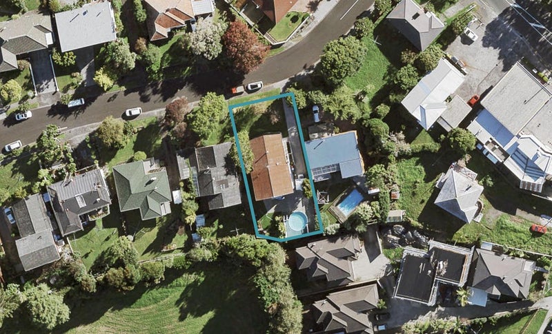 6 Tropicana Drive, Mount Roskill, Auckland - Carousel 1