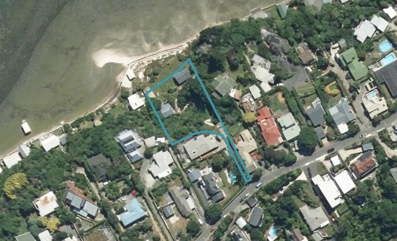 57 Seaview Road, Paremata, Porirua - Carousel 1