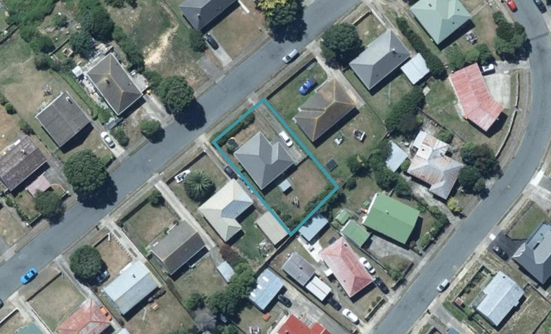 60 Arahura Crescent, Waitangirua, Porirua - Carousel 1