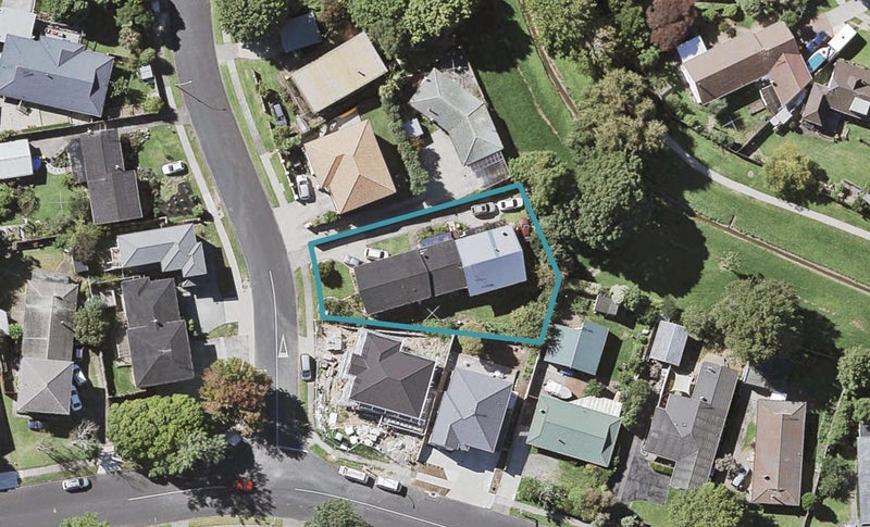 1/3 Kyeemagh Street, Botany Downs, Auckland - Carousel 1